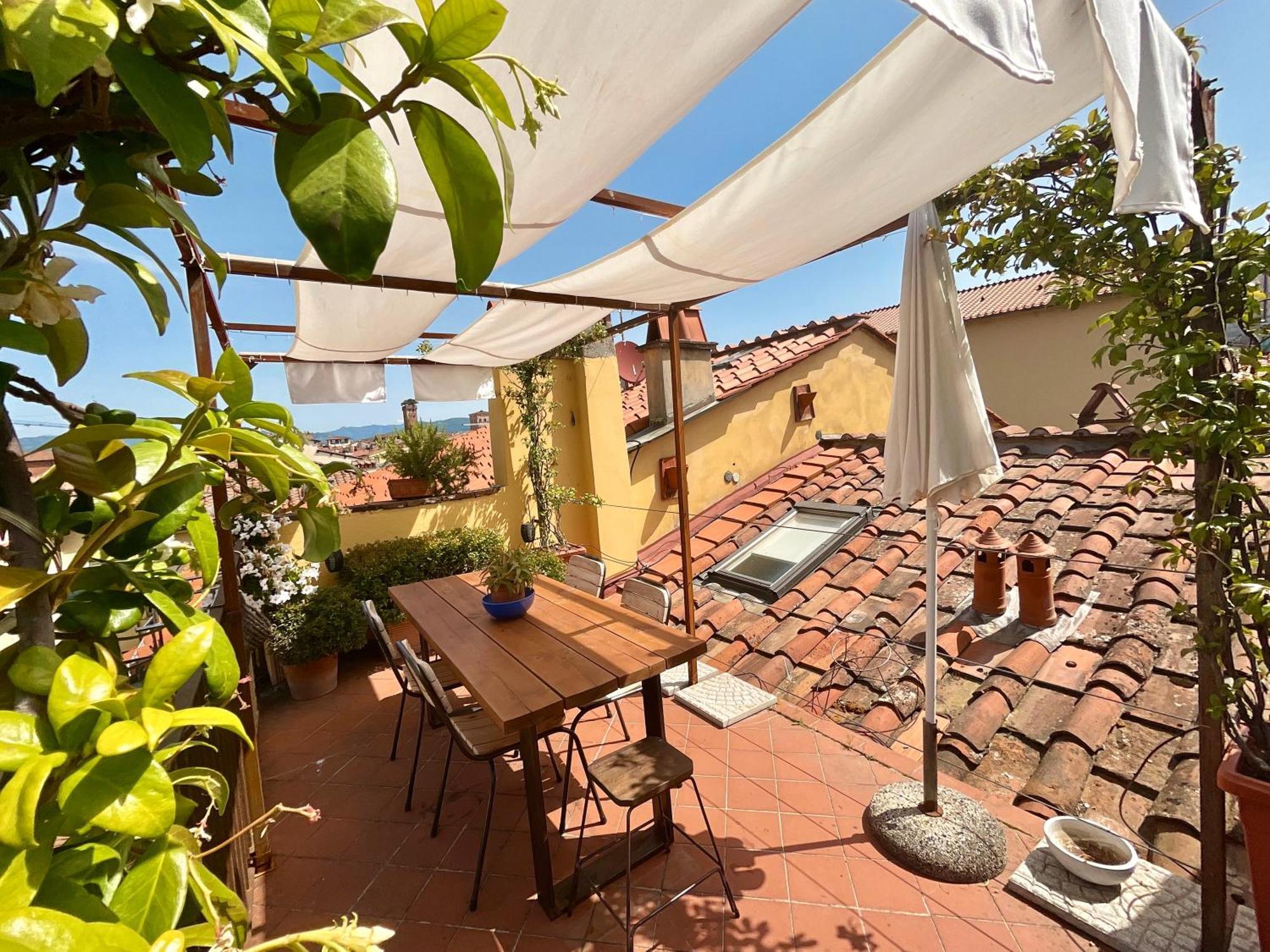 Ferienwohnung La Terrazza Di Sofia Lucca Exterior foto